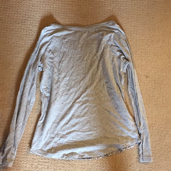 Cute Old Navy top! - Picture 2 of 2